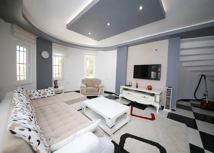 Fairways Villa *
